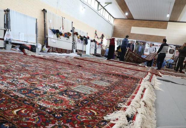 دستانی که امید می‌بافند