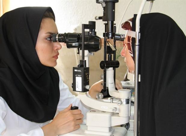  چه کسی مجاز است عینک طبی بفروشد
