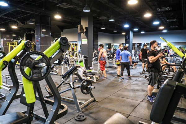 نوشته خنده‌داری که روی دیوار یک باشگاه مردانه نصب شد