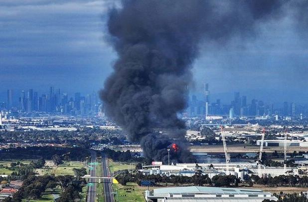 آتش سوزی در کارخانه‌ای در غرب سیدنی استرالیا