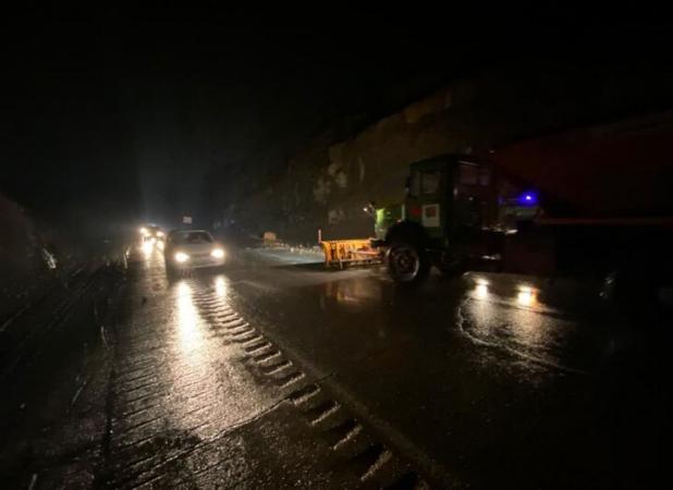 چشمه خاور:عملیات ریزش‌برداری محور ایلام–میشخاص انجام شد