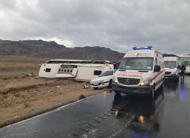 واژگونی ۲ دستگاه اتوبوس در محور زاهدان_بم