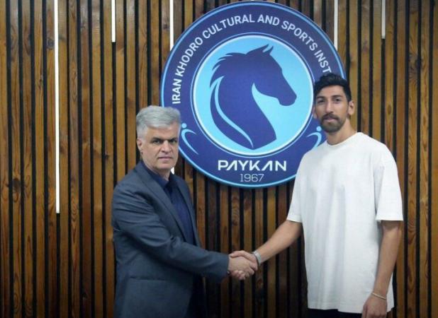 مهاجم ذوب‌آهن با پیکان تهران قرارداد بست