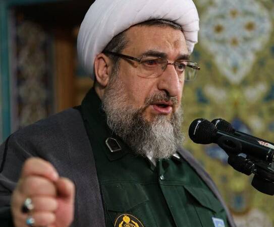 امام جمعه تبریز: ایران هرگز در برابر تهدیدات دشمن عقب‌نشینی نخواهد کرد