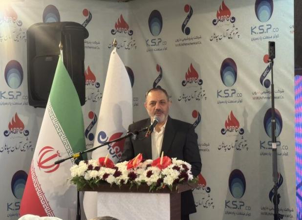 وزیردفاع:توسعه زنجیره ارزش پتروشیمی سلاح مقابله باتحریم‌های دشمن است