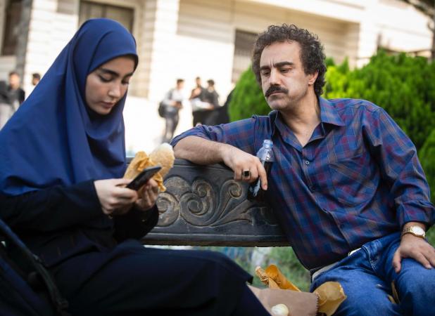 قاب پربازدید سارای پایتخت در کنار خواننده مشهور