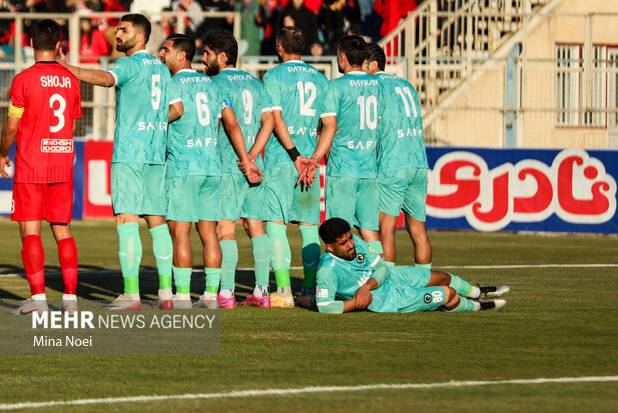 تساوی پیکان و استقلال در نیمه اول