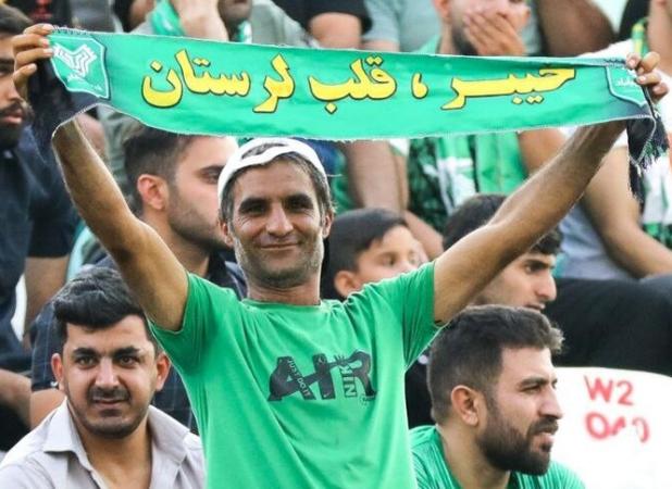 حضور پرشور هواداران خیبر در ورزشگاه تختی