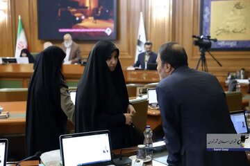 هتاکی به نرجس سلیمانی بعد از مخالفت با زاکانی