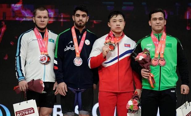 مدال طلای ملی پوش وزنه برداری در قهرمانی آسیا