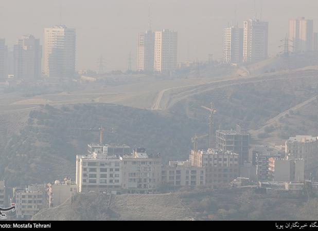 چتر آلودگی بر فراز آسمان تهران/ ۲۲ ایستگاه در وضعیت قرمز