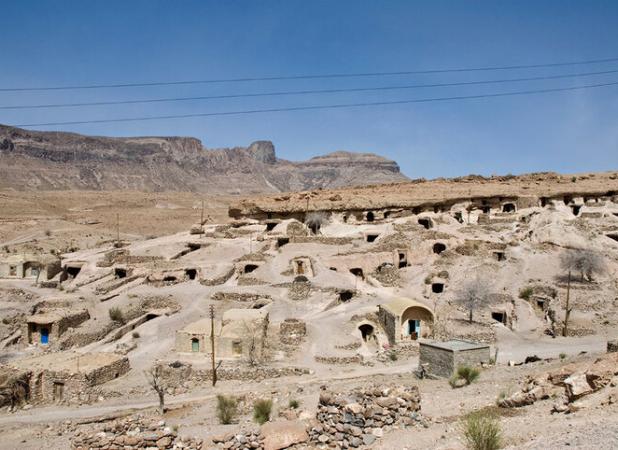 روستای ۱۲ هزار ساله صخره‌ای میمند؛ شگفتی گردشگری کرمان