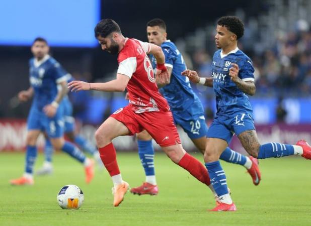 هافبک پرسپولیس دو سال دیگر ماندگار شد