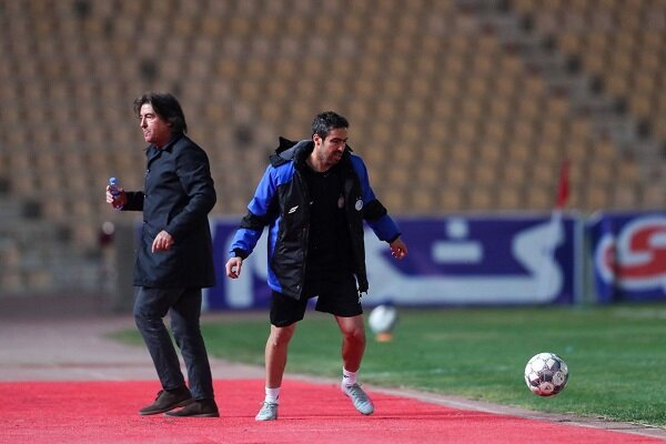 مربی استقلال: عده‌ای فقط ایراد می‌گیرند؛ آنها ایراد می‌گیرند