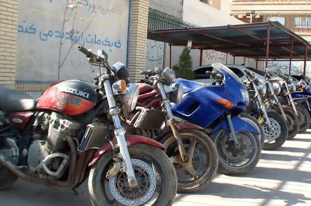 سرهنگ خواجه پور: ۹۶ خودروی متخلف و حادثه ساز در سیرجان توقیف شدند