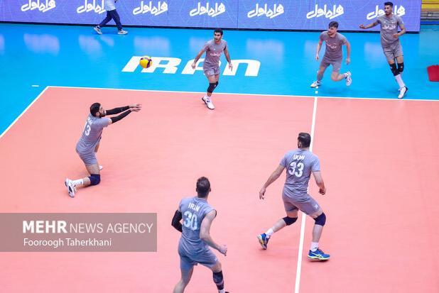 با حضور موسوی انگیزه بازیکنان بالا رفته/هیچ مسئولی سر تمرین نیامد