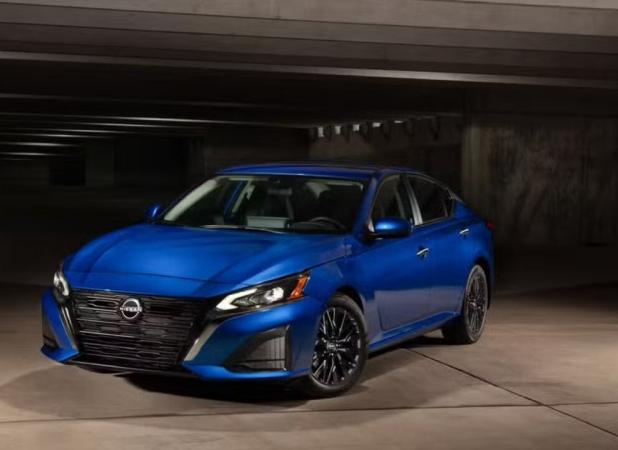 خودروهای جان‌سختی که به ایران هم آمده‌اند