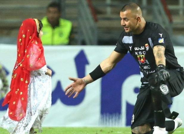 آقای حامد لک! یک تار موی شما را نباید با این قشون جایزه بگیر عوض کرد