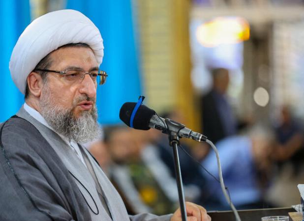 امام جمعه تبریز: تبلیغ دین باید متمرکز و تحت نظارت نهادی واحد باشد
