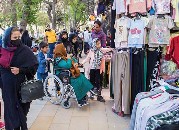 ۵۰ درصد اصناف مشهد ممنوعیت‌های کرونایی را دور زدند