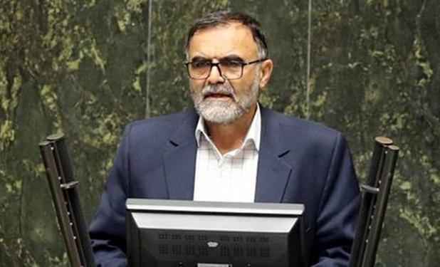باید جلوی دلاریزه شدن اقتصاد گرفته شود