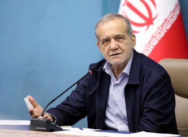 پزشکیان: با روحیه ایثار و مدیریت جهادی می‌توانیم از بحران‌ها عبور کنیم