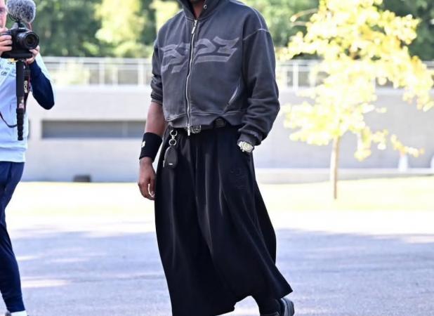 تیپ و استایل متفاوت کونده در اردوی فرانسه
