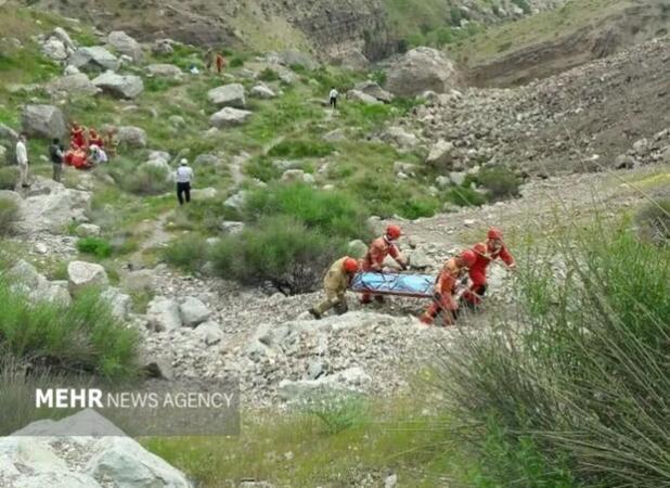 ۲ کوهنورد گرفتار در صخره‌های طالقان نجات یافتند