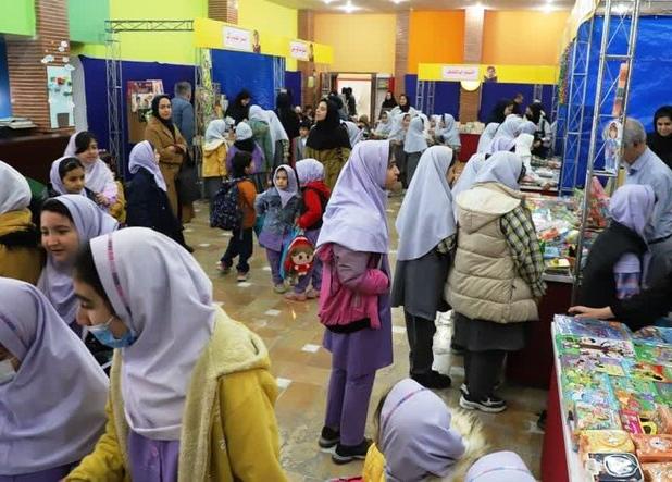 بازدید نزدیک به ۷۰۰۰ نفر از نمایشگاه کتاب کودک و نوجوان قزوین