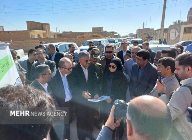 بازدید وزیر راه و شهرسازی از محلات شهرستان خاش
