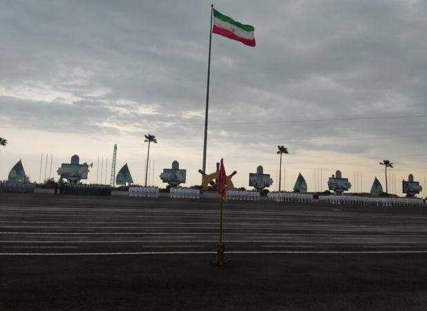 دریادار ایرانی: حماسه آزادسازی خرمشهر نماد اتحاد ملت ایران است
