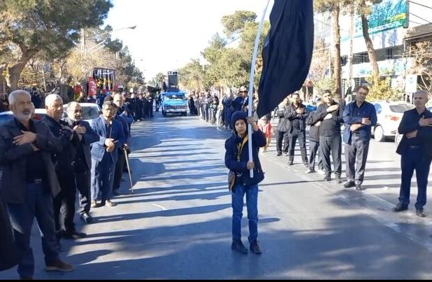 دامغان در سوگ فاطمی؛تصاویری از سینه‌زنی و دسته‌روی مردم دامغان