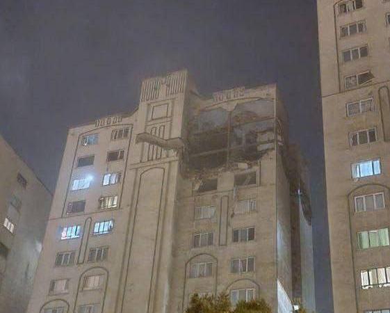 تصویر یک خانه در شهرک محلاتی  که هدف قرار گرفت