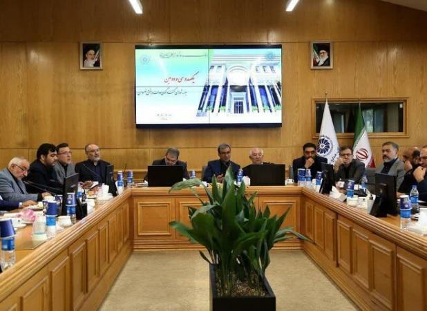 سرمایه‌گذاری‌ها باید به سمت صنایع دانش‌بنیان سوق یابد