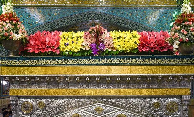 تزئین حرم امام رضا (ع) با 500 هزار شاخه و بوته گل+تصاویر