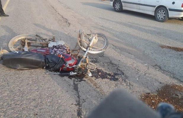 تصادف موتورسیکلت و سمند در محور ایوانکی-شریف آباد؛ راکب موتور جان باخت