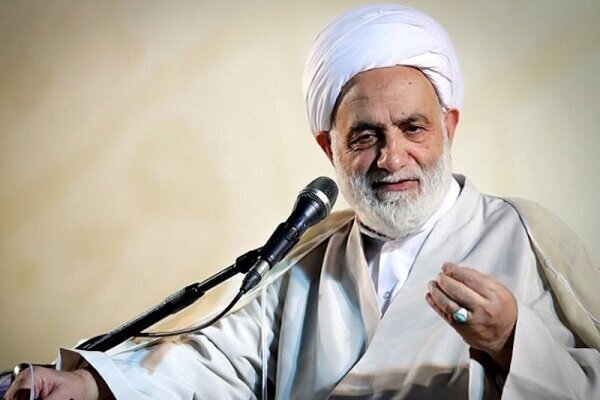 حجت الاسلام قرائتی : نباید جمهوری اسلامی ایران را تضعیف کرد