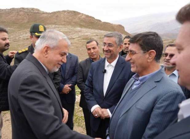 وزیر میراث‌ فرهنگی وارد پلدختر شد