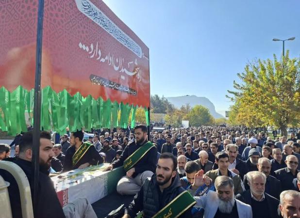 شور فاطمی خرم‌آبادی‌ها در تشییع شهدا