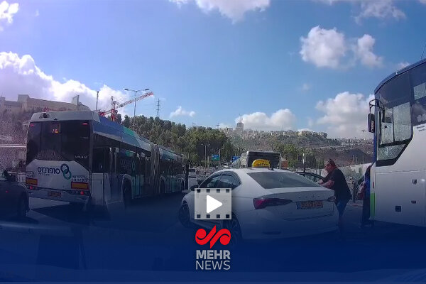 لحظه عملیات ضد صهیونیستی در قدس اشغالی و فرار جمعی شهرک‌نشینان