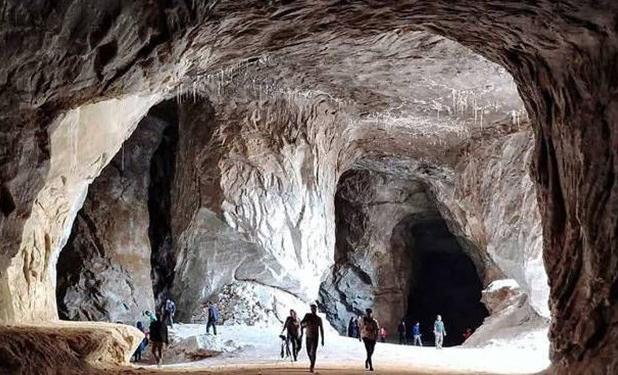 از غارنوردی در «کوهدشت کهن» تا برکه ممنوعه