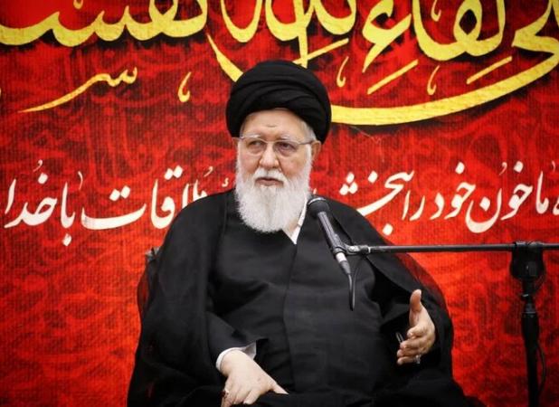 تعامل توأم با رفاقت رمز پیروزی در جبهه فرهنگی است