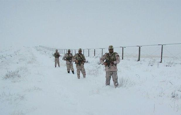نجات ۲هزار تبعه غیرمجاز در مرز افغانستان از برف و کولاک