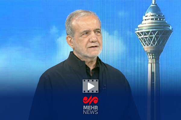 بازدید سرزده رئیس‌جمهور از شبکه خبر به مناسبت روز خبرنگار