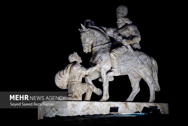 پویشی برای هویت یابی و همبستگی ملی؛ دوباره مقابل ایران زانو می زنید