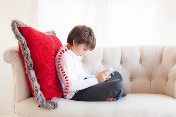 تلفن همراه سن ابتلا به عارضه گردن عصایی را کاهش داد