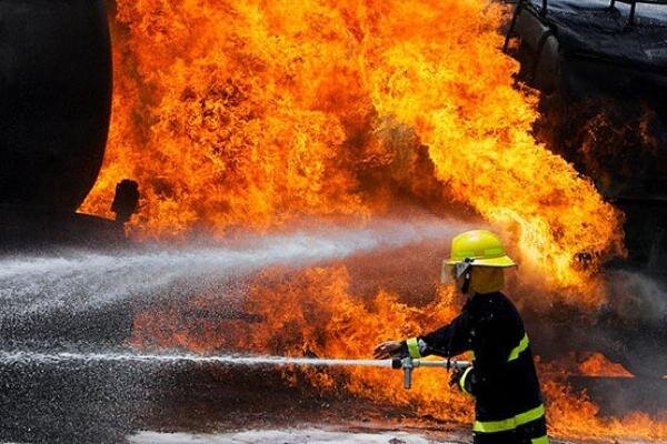 آتش سوزی در شهرک صنعتی منصورکنده بابل مهار شد