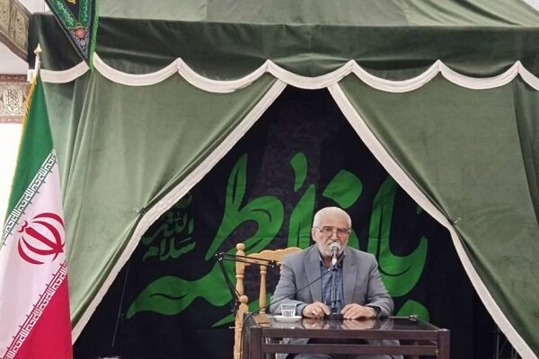 پیروی و اطاعت مردم از رهبری رمز تداوم انقلاب است