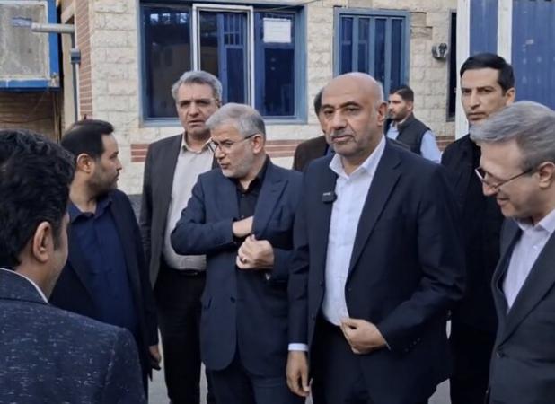 بازدید وزیر تعاون از یک کارخانه تولید پوشاک در کرج