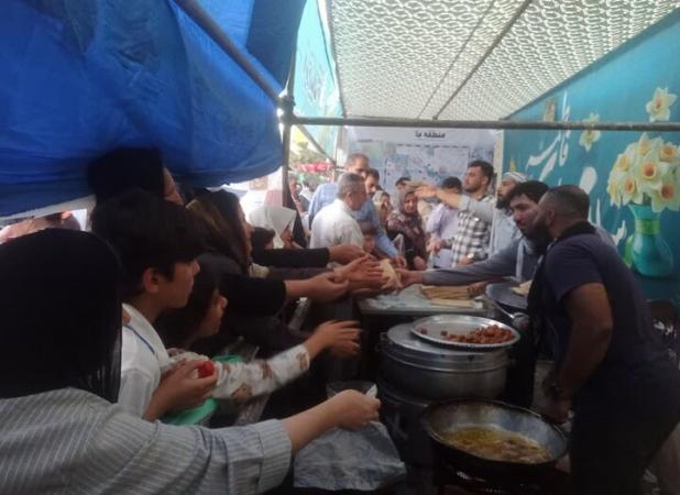 طعم مهربانی در جشن امت احمد؛ غرفه غذای خانگی آماده پذیرایی از مهمانان